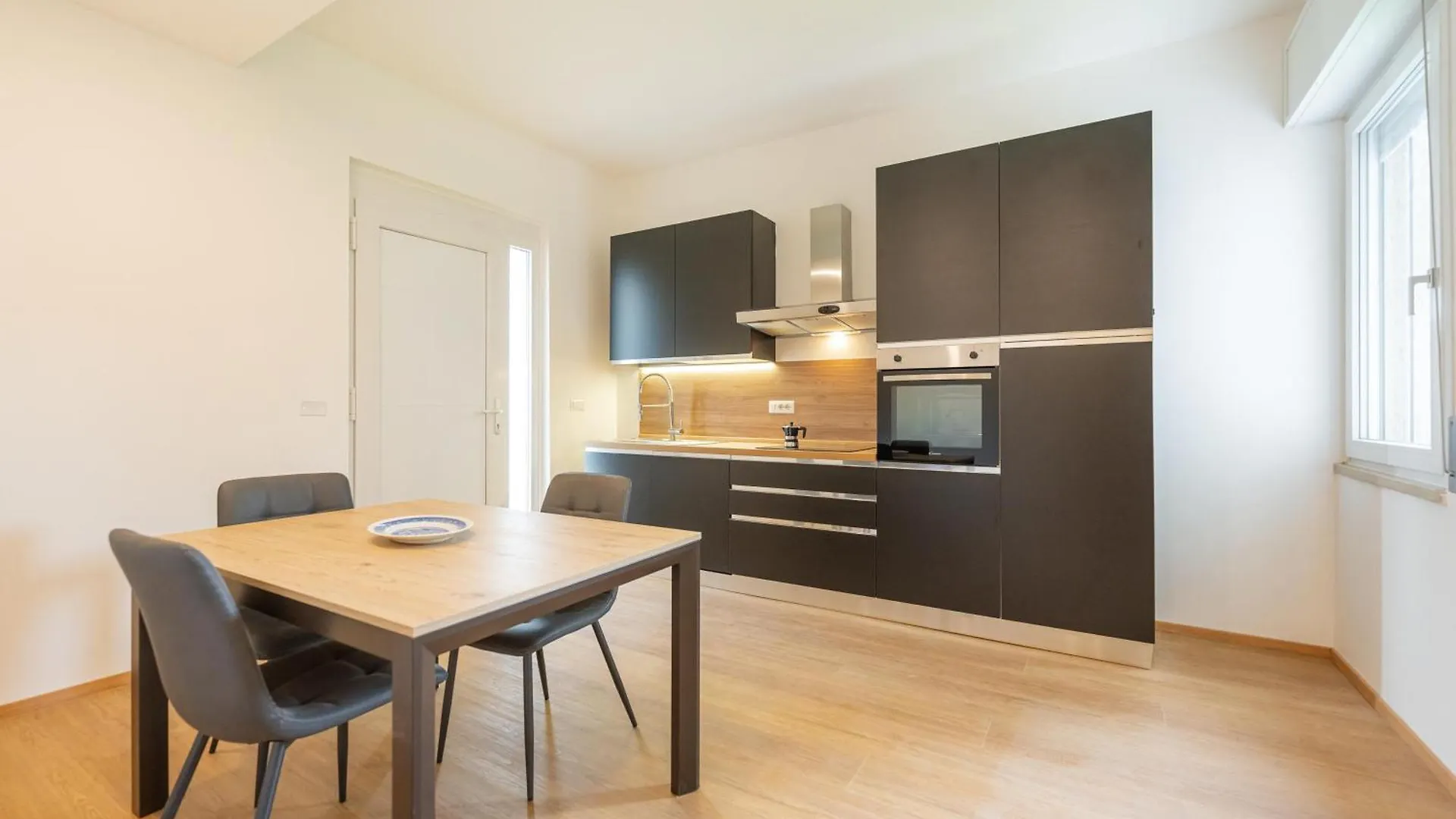 La Magnolia Suite Apartments - Garda Lake Bussolengo 0*,  Olaszország
